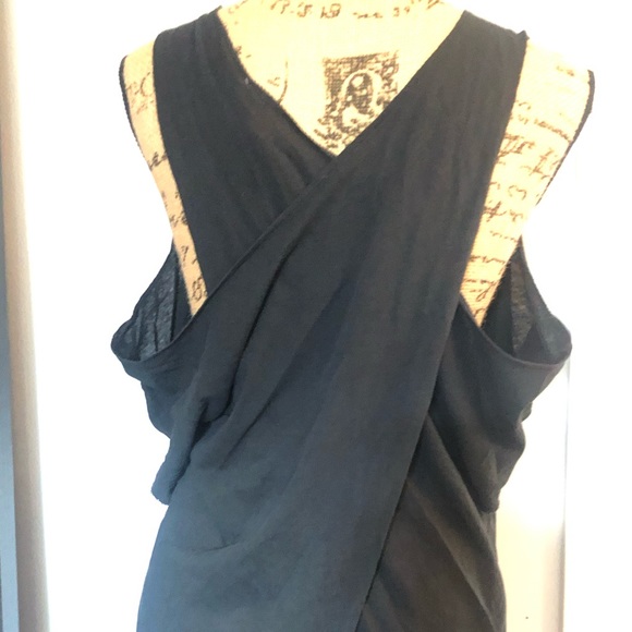 Black cold shoulder T - Picture 4 of 5